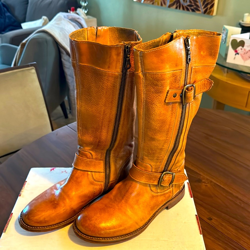 1 pair of Bed Stu boots in impeccable condition - like new!